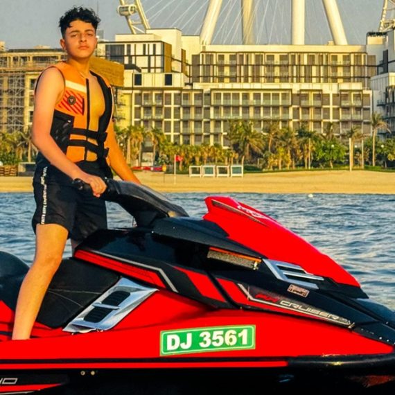 30, 45, Or 60-Minute Jet Ski For Up To Two People At The Arabian Gulf WATER SPORTS Shop Online at Special Price from Oman Mega Deals