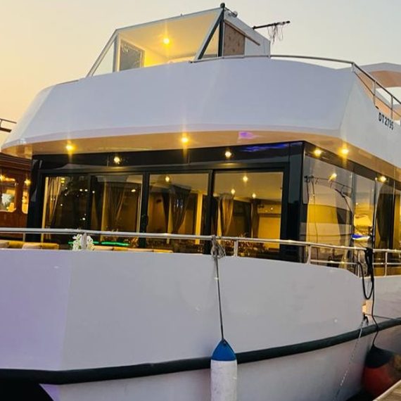 Dine, Dance, And Delight: Dubai Canal Dinner Dhow Cruise EXPERIENCE RESTAURANTS Shop Online at Special Price from Oman Mega Deals