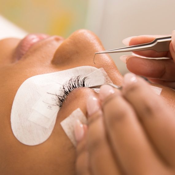 Lash Lift Or Extensions: Half Or Full Set For Gorgeous Eyes FACIAL TREATMENTS Shop Online at Special Price from Oman Mega Deals