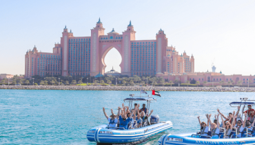 90 Mins Guided Sightseeing Boat Tour – Must-see attractions