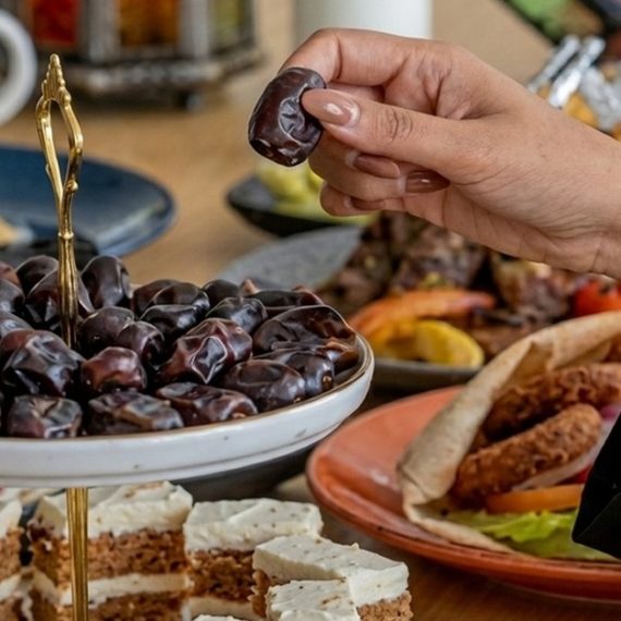 Breakfast Buffet + Free-flowing Juices For 1, 2 Or 4 Adults Or 1 Child Swim Shop Online at Special Price from Oman Mega Deals