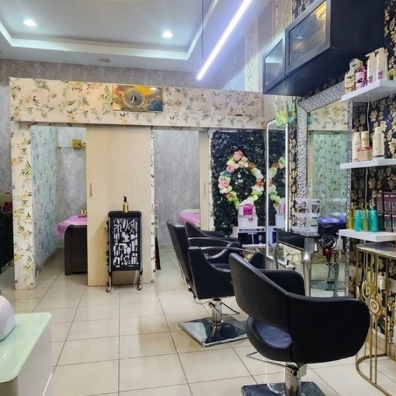 Complete Makeovers: Pro Treatments, Precision Cuts & Expert Grooming HAIRDRESSER Shop Online at Special Price from Oman Mega Deals