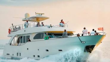 Dubai Marina 1 Hour Yacht Tour – Boat Tours and Cruises