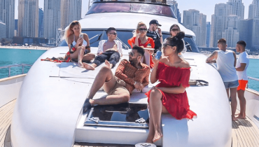 Dubai Marina Three-hour Yacht Tour with Lunch – Boat Tours and Cruises