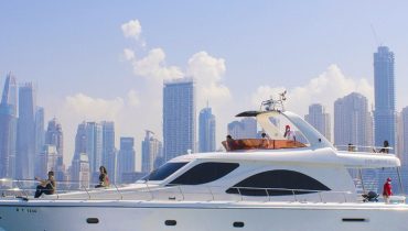 Dubai Marina Two-hour Yacht Tour with Dining – Outdoor Attractions
