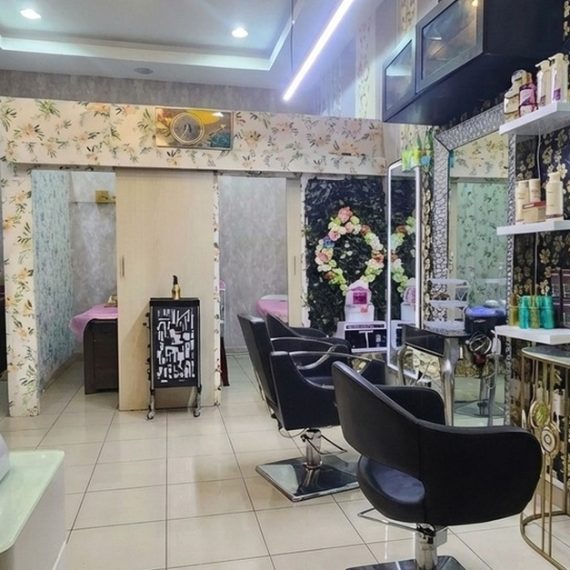 Eyebrow & Upperlip Threading & Tinting, Eyelash Extensions, & More FACIAL TREATMENTS Shop Online at Special Price from Oman Mega Deals