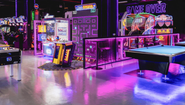 Lucky 8 Arcade & Billiards – Experiences