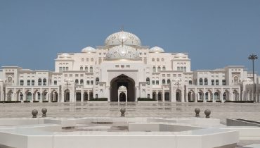 Qasr Al Watan + Dolphin & Seal Show – Combo – Combos and more adventures