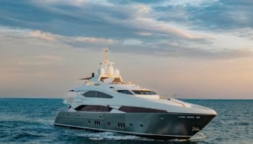 Sunseeker Superyacht Experience with Gourmet Dining,Premium Drinks & Live Music – Boat Tours and Cruises