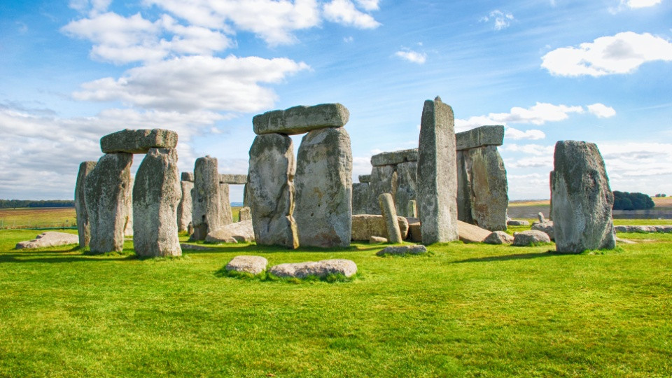 Stonehenge Entry Tickets - Sightseeing and Tours Stonehenge Entry Tickets - Sightseeing and Tours OmanMegaDeals.com