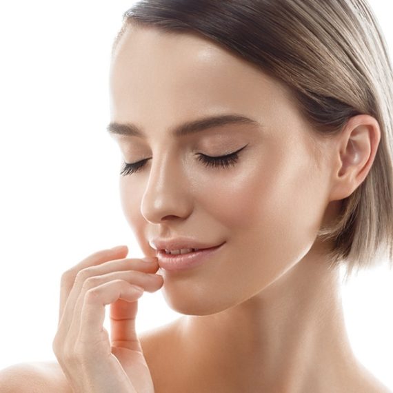 Brow, Lip & Chin Combo With Forehead Threading, Face Threading & More FACIAL TREATMENTS Shop Online at Special Price from Oman Mega Deals