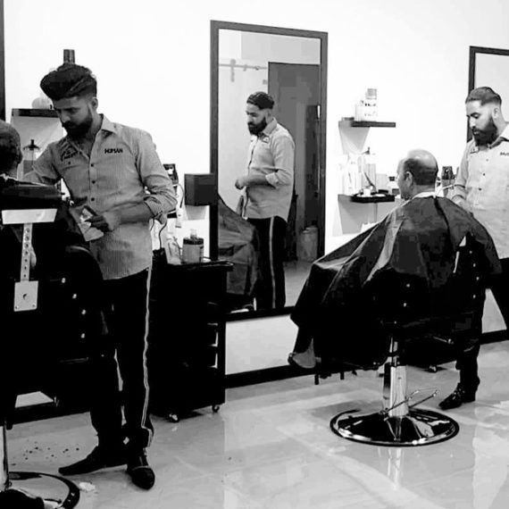 Haircut – Men Barber HAIRDRESSER Shop Online at Special Price from Oman Mega Deals