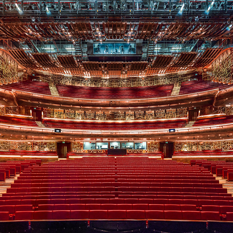 Dubai Opera Grand Tour – Sightseeing and Tours