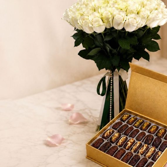 Eid Offer: 10, 15, Or 20, Medium, Large, Xl Date Boxes Or Vip Tray DESSERT Shop Online at Special Price from Oman Mega Deals